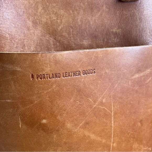 Portland Leather Goods Medium Crossbody Tote Purse Bag Chestnut Brown - Picture 3 of 16